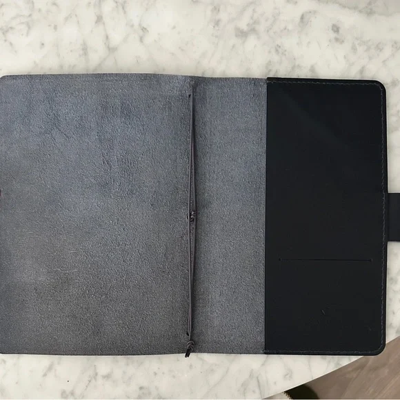 Leather Journal/Planner Cover in Navy Blue 
A5 size with pen loop, elastic - Picture 4 of 5